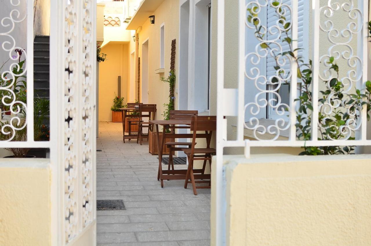 Mistral Appartements Пор-Сен-Луи-дю-Рон Экстерьер фото