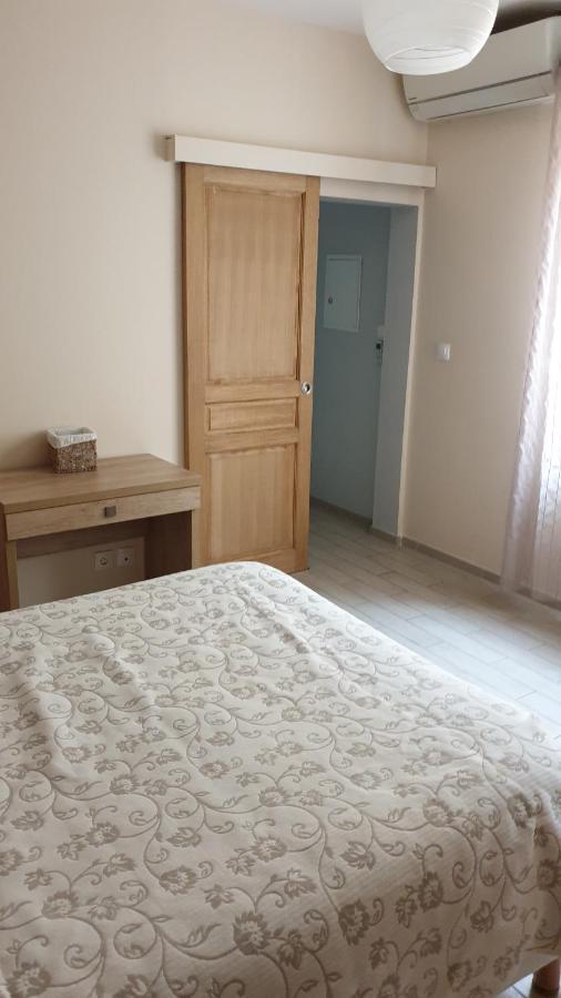 Mistral Appartements Пор-Сен-Луи-дю-Рон Экстерьер фото