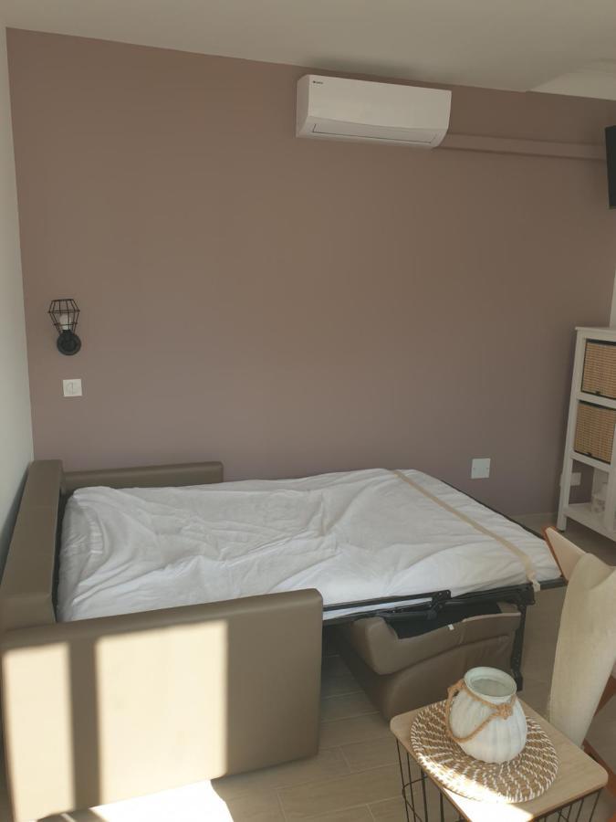 Mistral Appartements Пор-Сен-Луи-дю-Рон Экстерьер фото
